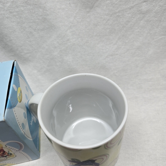 Winnie the Pooh, Eeyore and Piglet Mug - Enesco Easter themed - Picture 10 of 13
